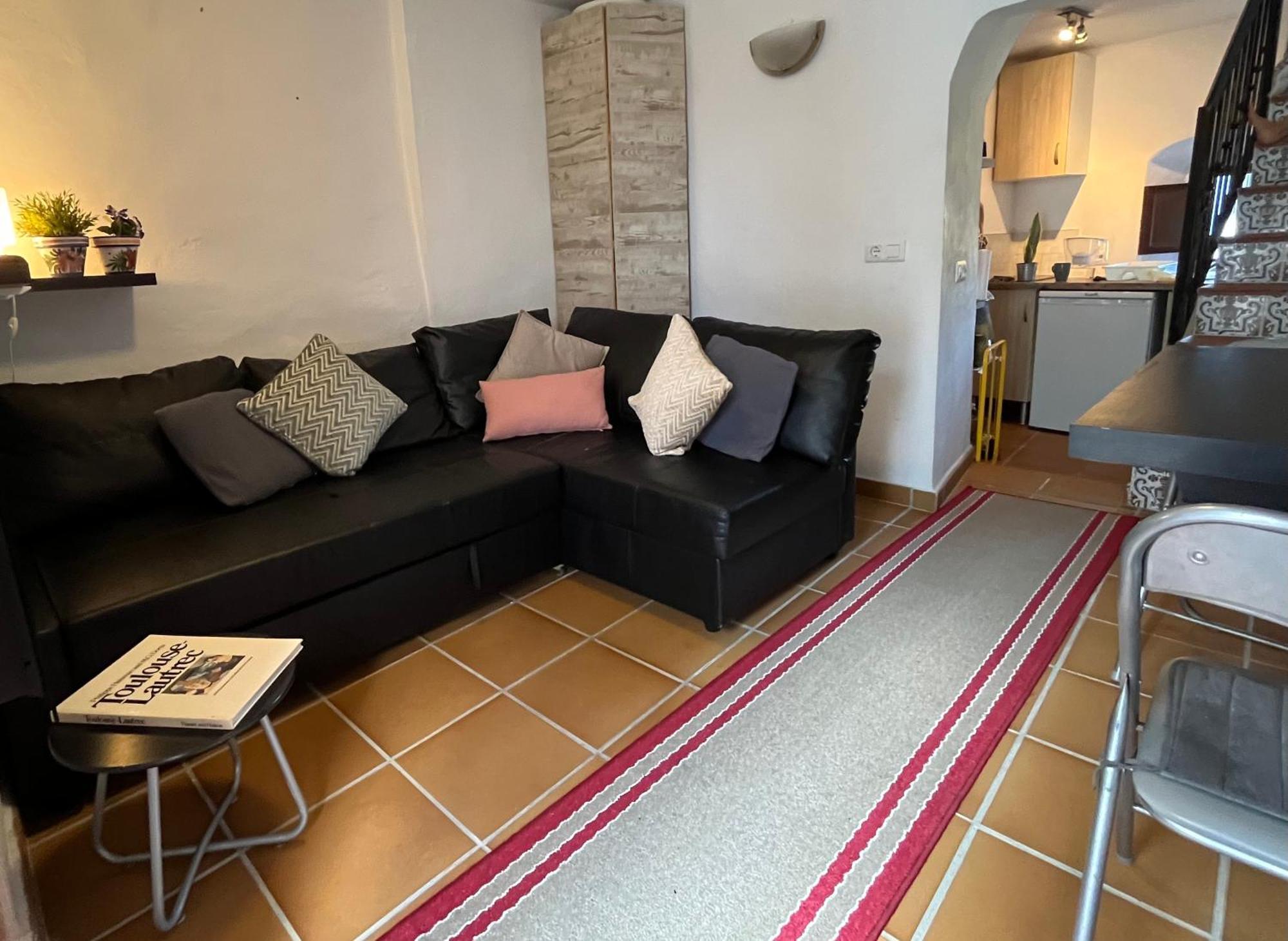 Tiny Spanish House กาซาเรส ภายนอก รูปภาพ
