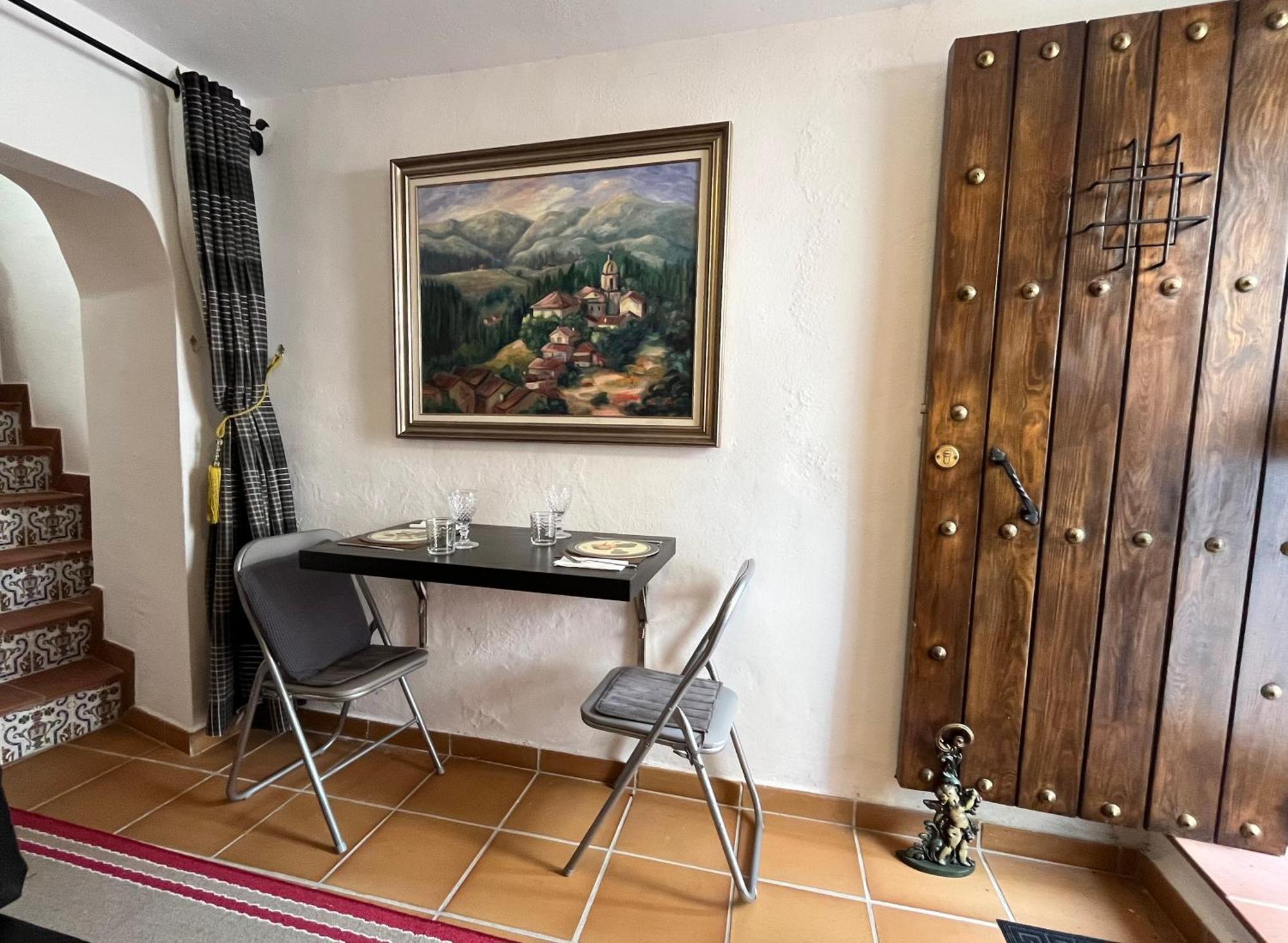Tiny Spanish House กาซาเรส ภายนอก รูปภาพ